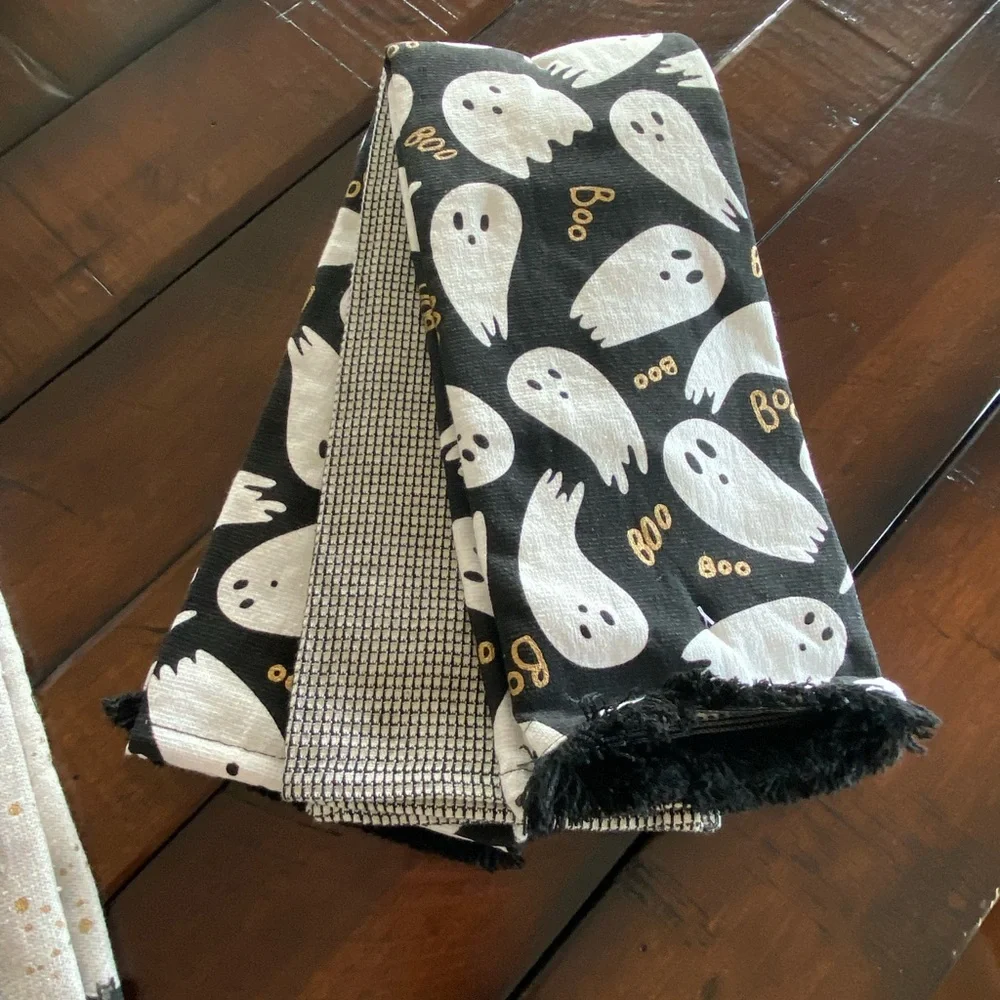 Tahari Halloween BOO Ghosts Black and White Kitchen Towels bundle - (2) sets
